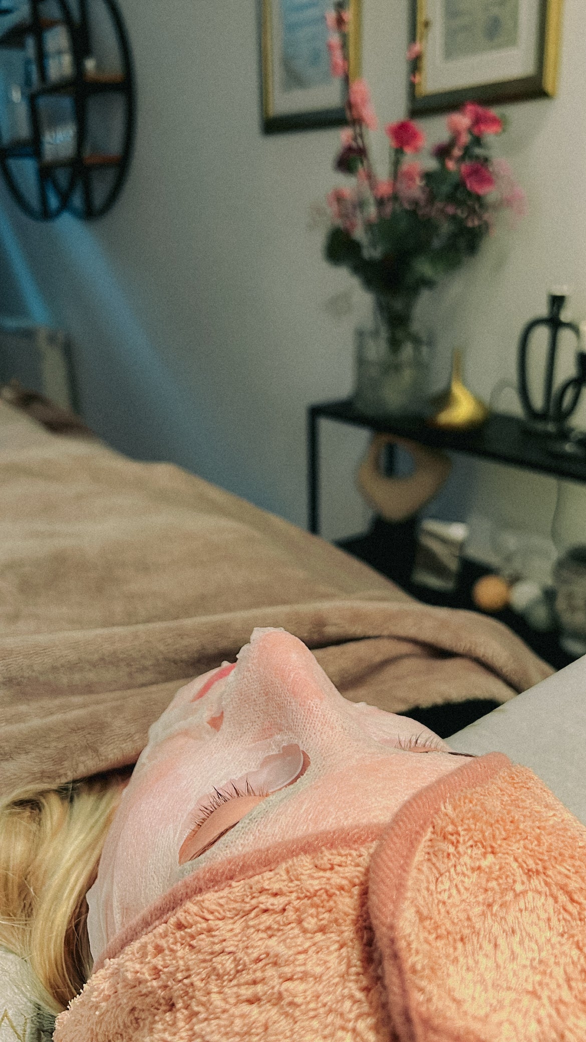 Große Gesichtsbehandlung