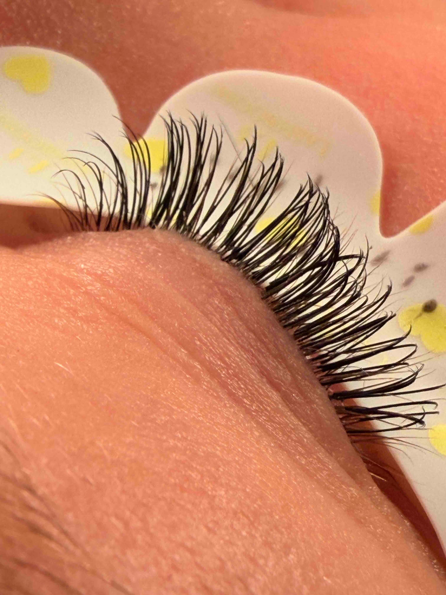 Wimpernverlängerung 1:1-Technik